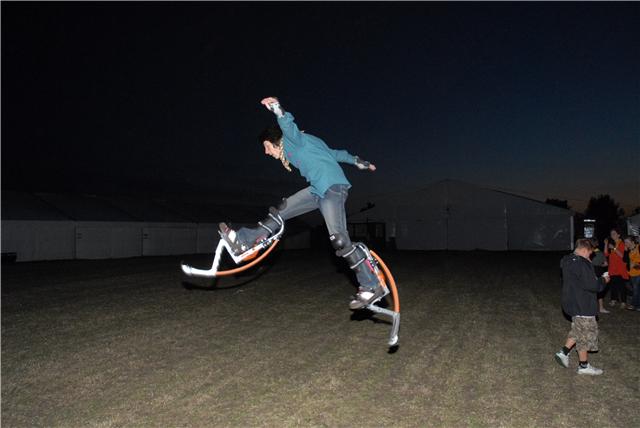 Split kick 1